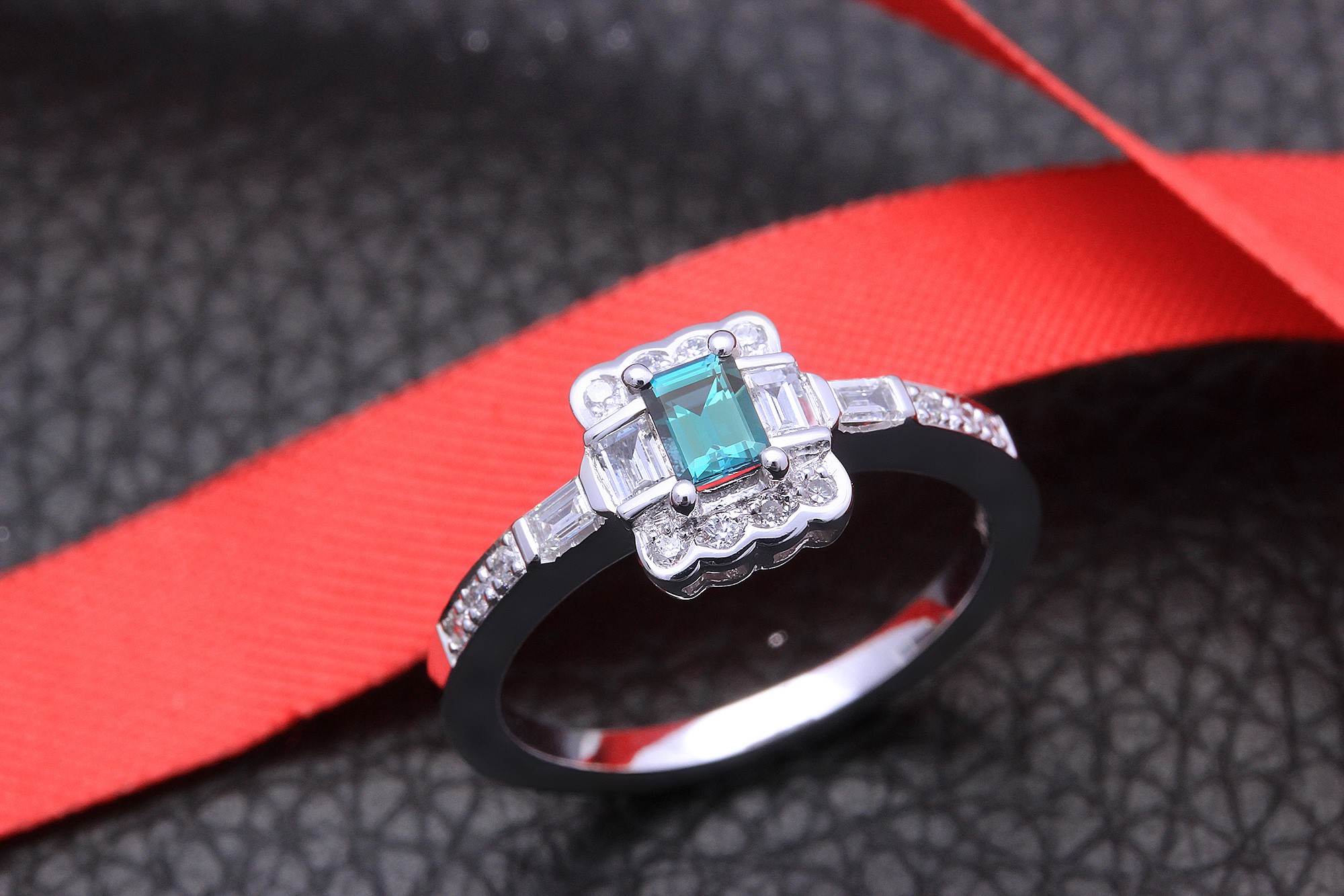 Custom jewelry service